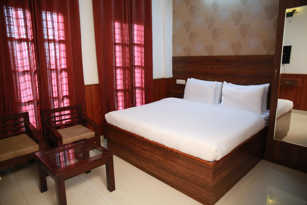 Red Apple Hotel Sangrur Exterior foto